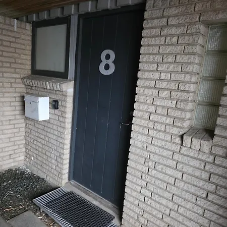 بيت ضيافة 2 In *